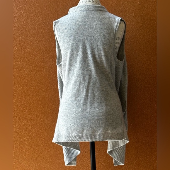 Knyt & Lynk Light Gray Tweed Cashmere Waterfall Front Sweater Vest Small EUC! - Picture 4 of 4
